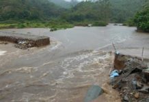 ഇടുക്കിയില് കനത്ത മഴയും ഉരുള്പൊട്ടലും; മുതലപ്പുഴയാറില് ജലനിരപ്പുയര്ന്നു;മൂന്നാറില് പാലം ഒലിച്ചു പോയി