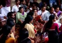 തൃപ്തി ദേശായിക്കെതിരായ പ്രതിഷേധം:കണ്ടാലറിയാവുന്ന 250ഓളം പേര്ക്കെതിരെ കേസെടുത്തു; ആറുമണിക്കുശേഷം തീരുമാനമറിയിക്കാമെന്ന് തൃപ്തി